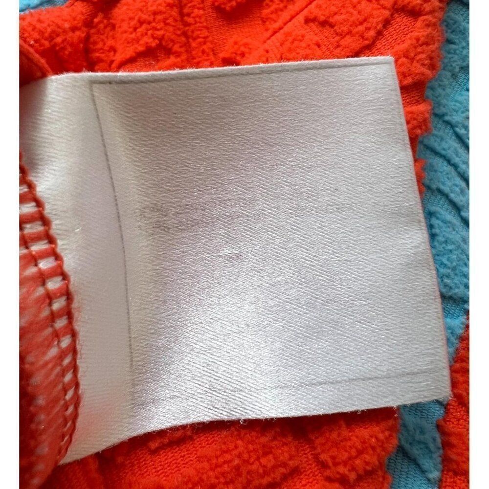 Rihanna in Rare Vintage CHANEL CC Logo Cropped Long Sleeve Sweater Jacke… - Picture 14 of 17